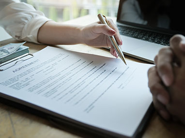 contract review image